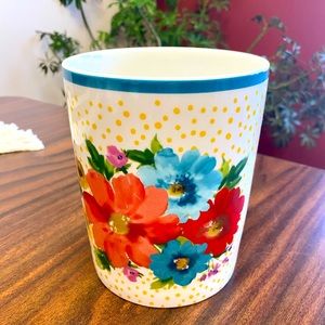 Utensil holder and spoon holder set